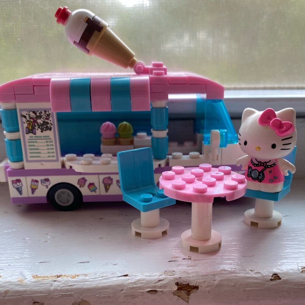 Hello kitty Lego ice cream truck